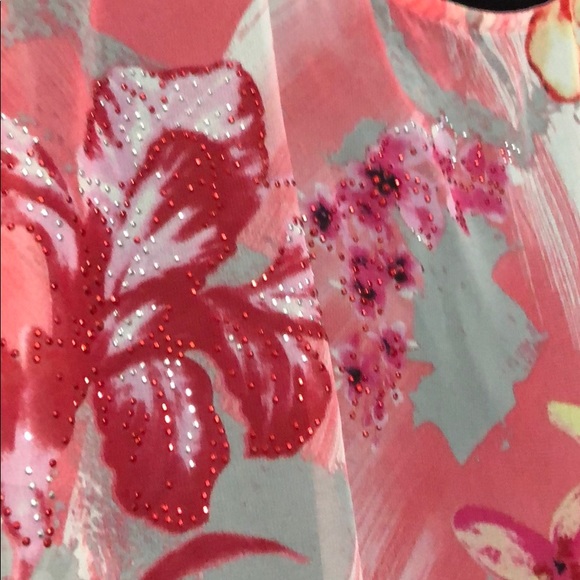 Handkerchief hem top - Picture 2 of 5